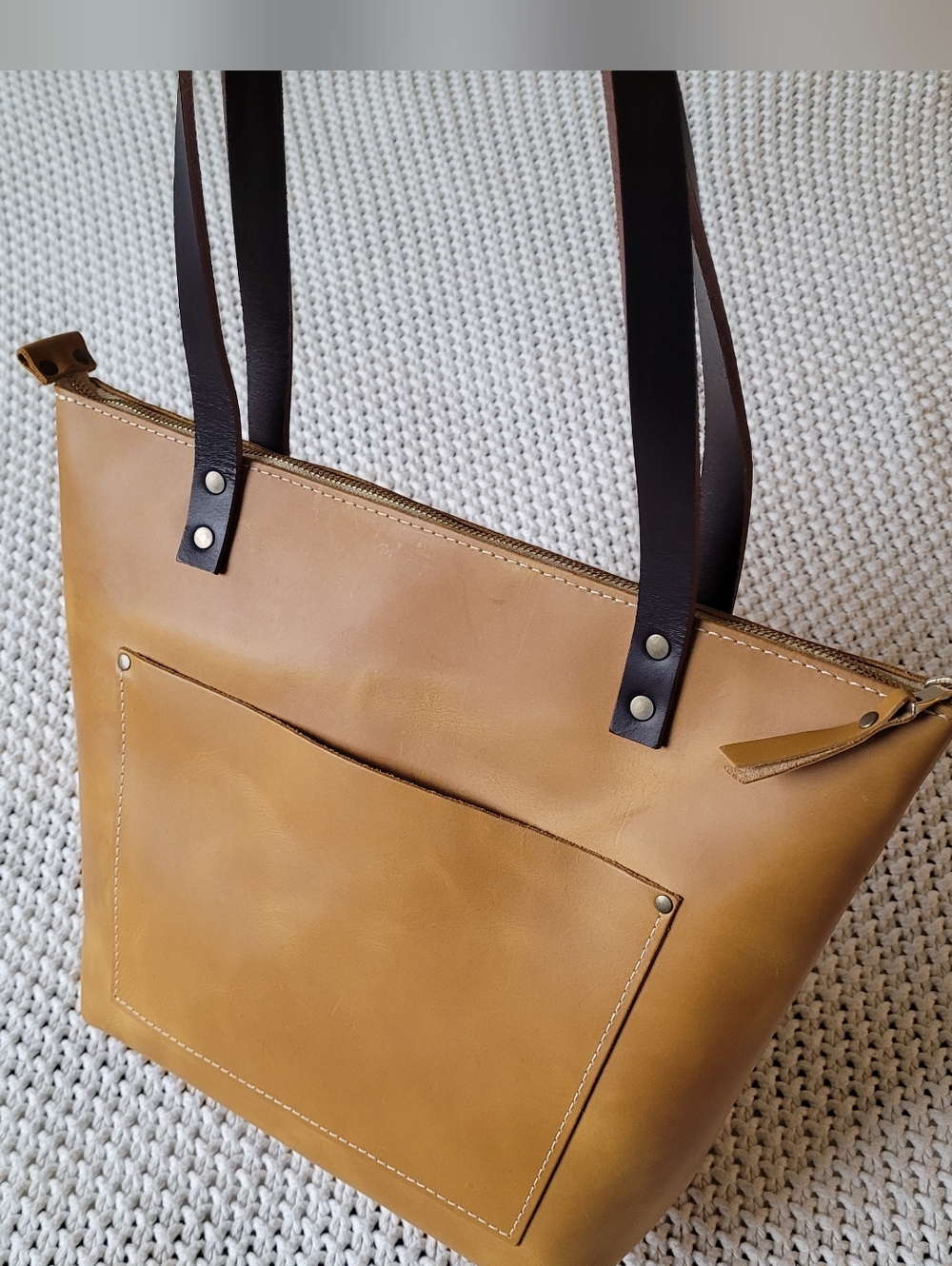 Portland Leather Medium Tote Bag w/ Zipper In Mango